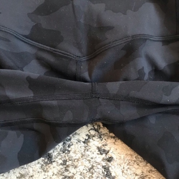 Lululemon camouflage leggings - Picture 5 of 5
